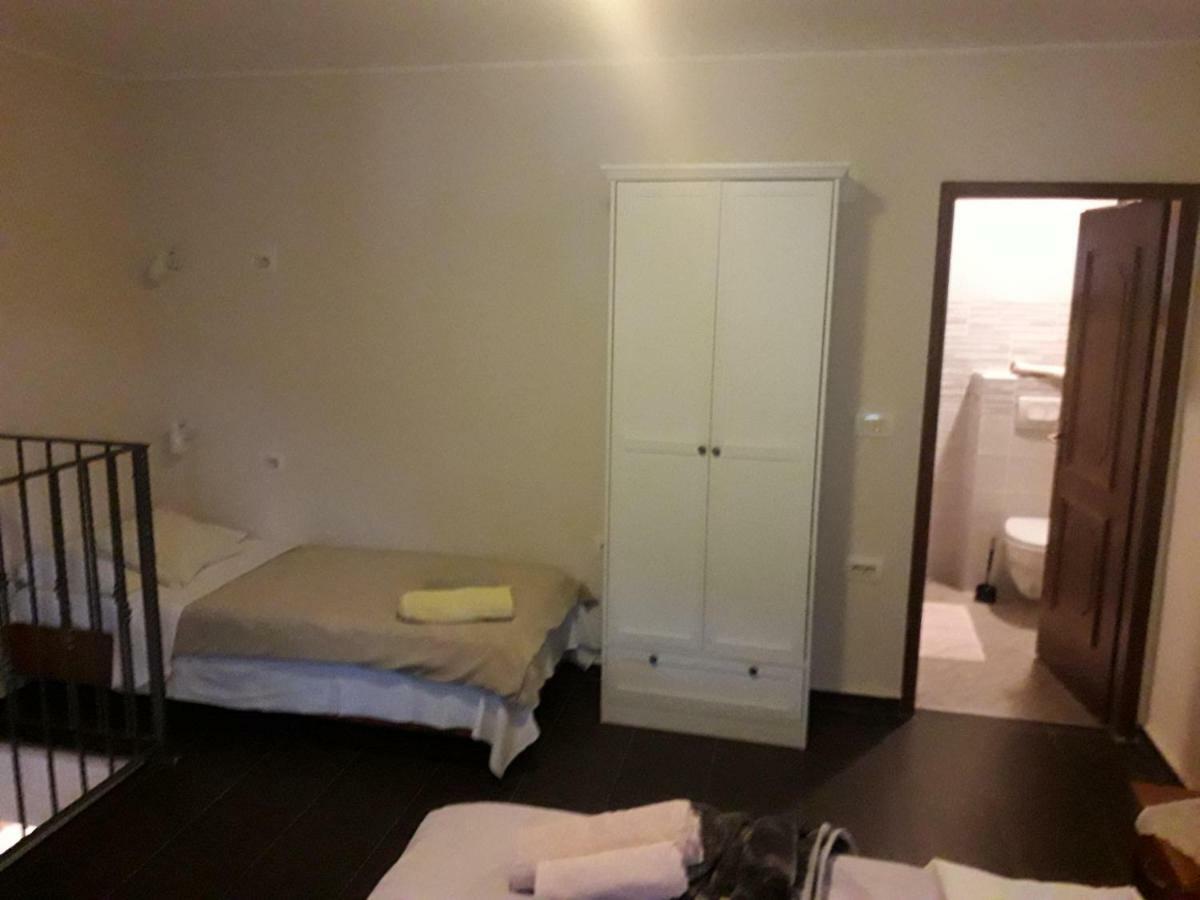 Apartments And Rooms Deskovic Mošćenička Draga Exterior foto
