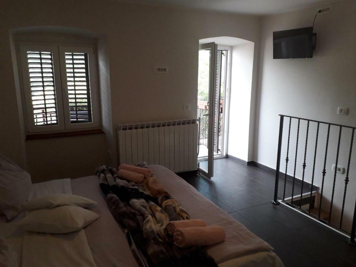 Apartments And Rooms Deskovic Mošćenička Draga Exterior foto